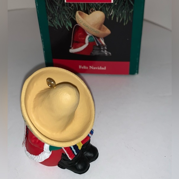 Vintage 1991 Hallmark Ornament Feliz Navidad Santa wearing a sombrero - Picture 10 of 12